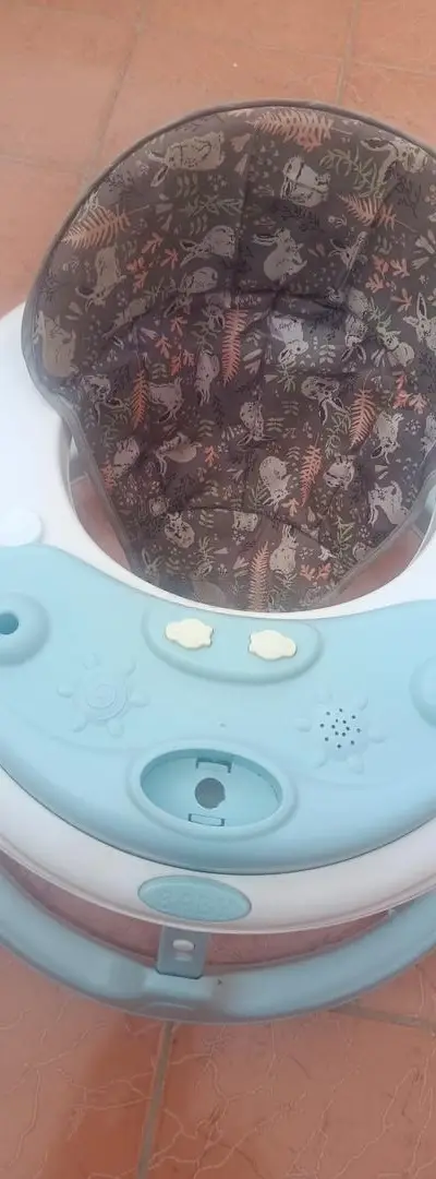 Annonce de poussette pour bébé