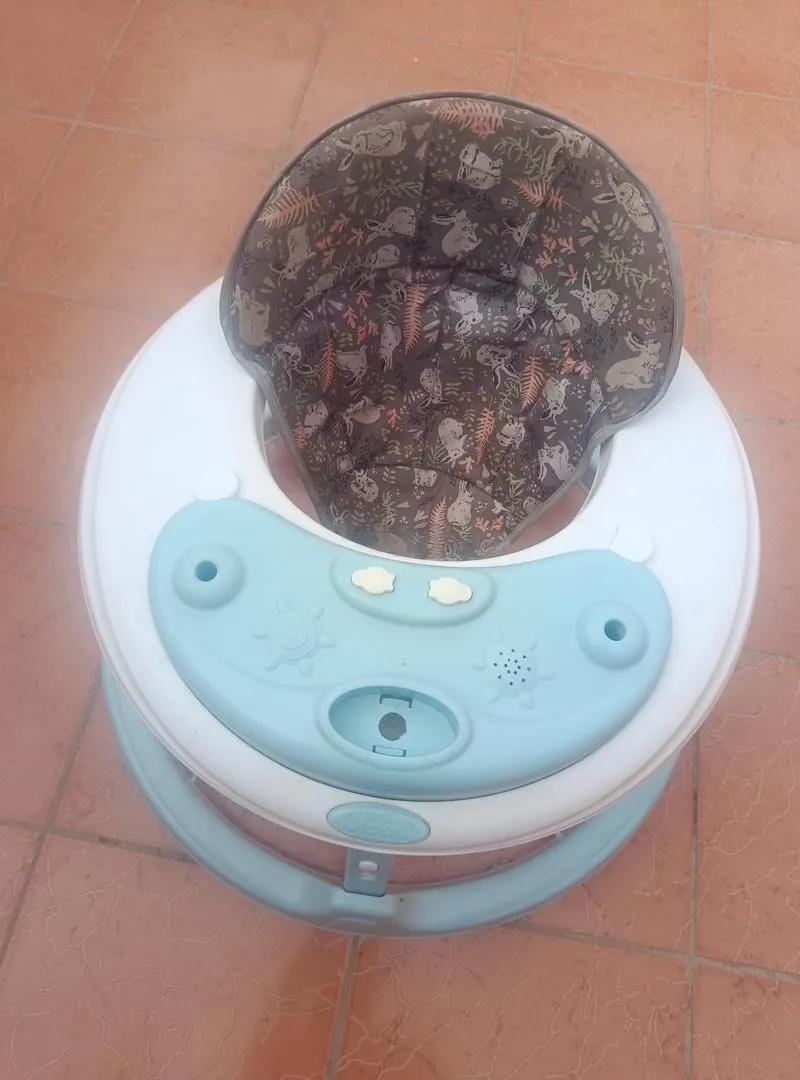 Annonce de poussette pour bébé