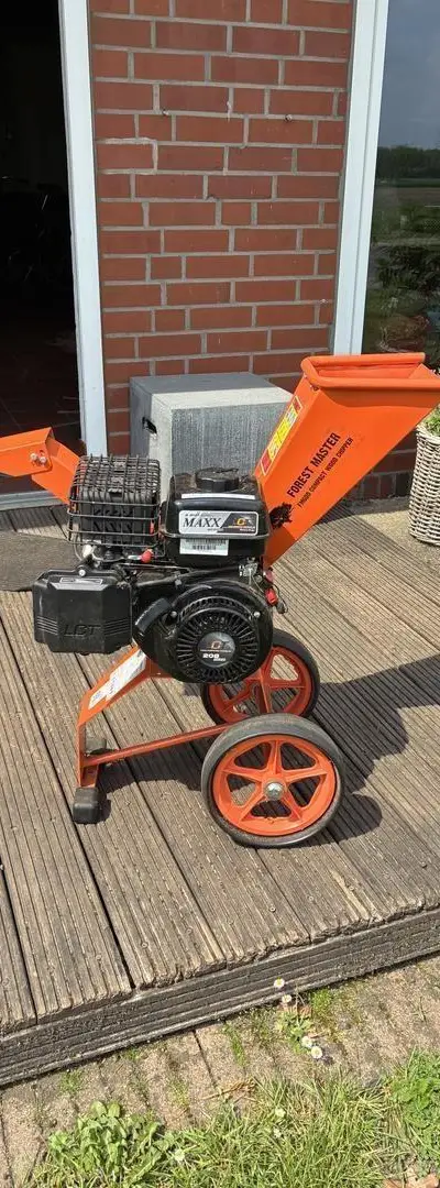 Broyeur de jardin à essence