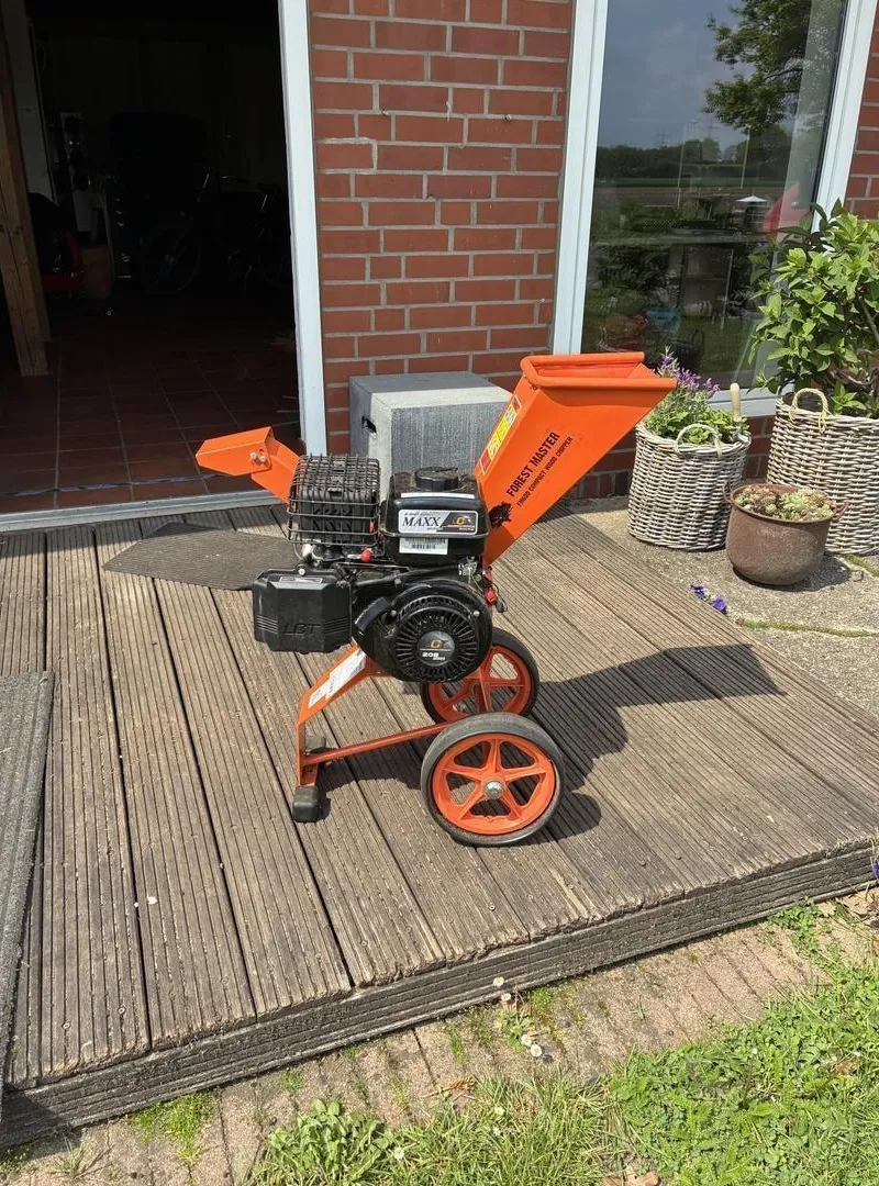 Broyeur de jardin à essence