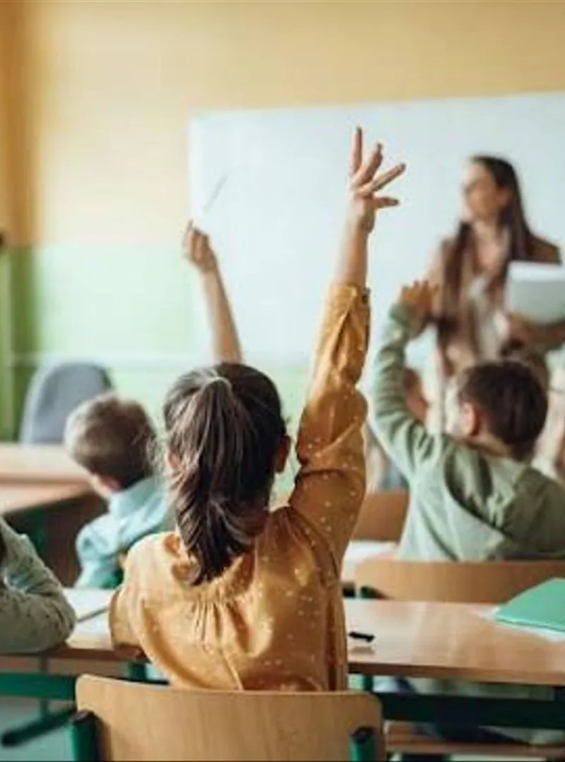 CHERCHE DES ENSEIGNANTS URGENT
