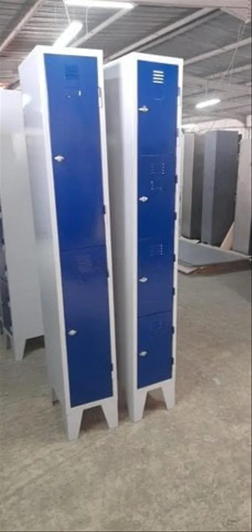 Armoire métallique à casiers multiples