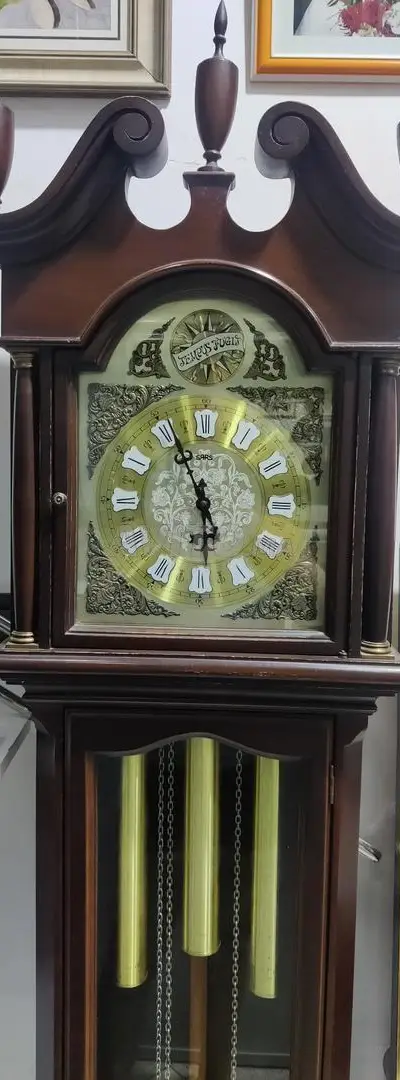 Pendule ancienne à vendre à Fès.