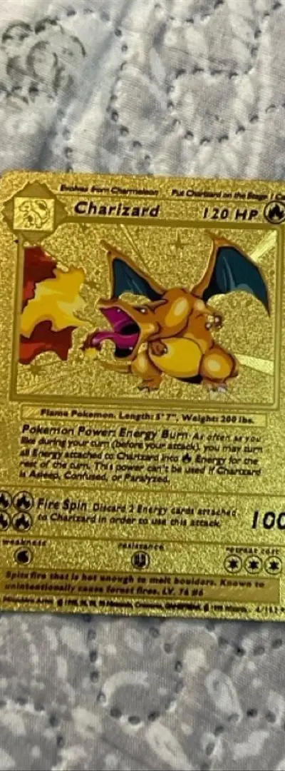 Carte Pokémon Dracaufeu Or