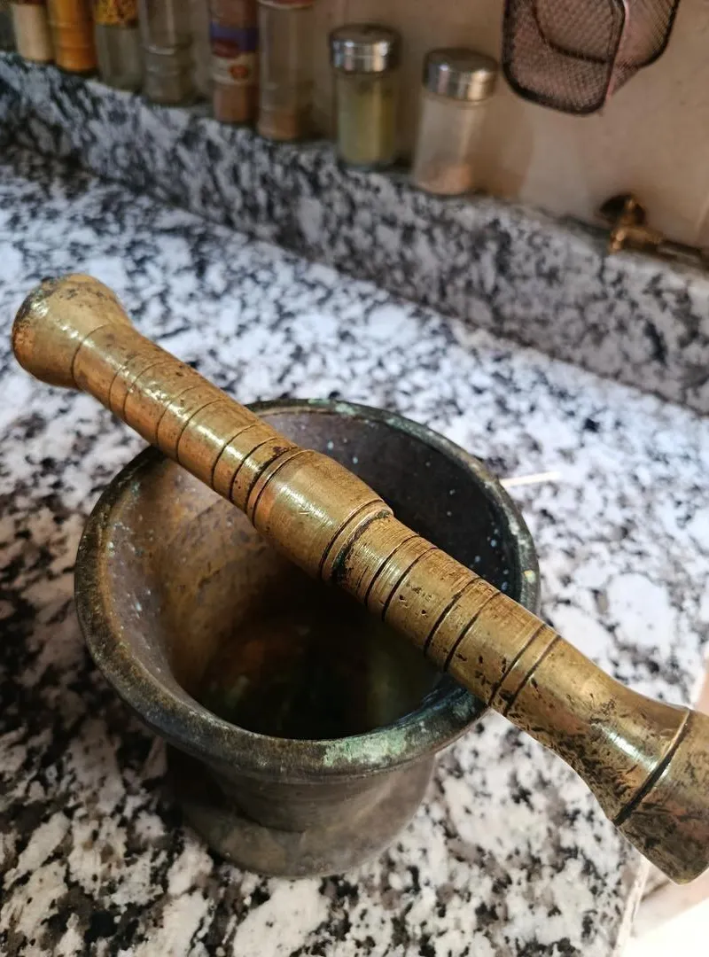 Mortier en cuivre très ancien