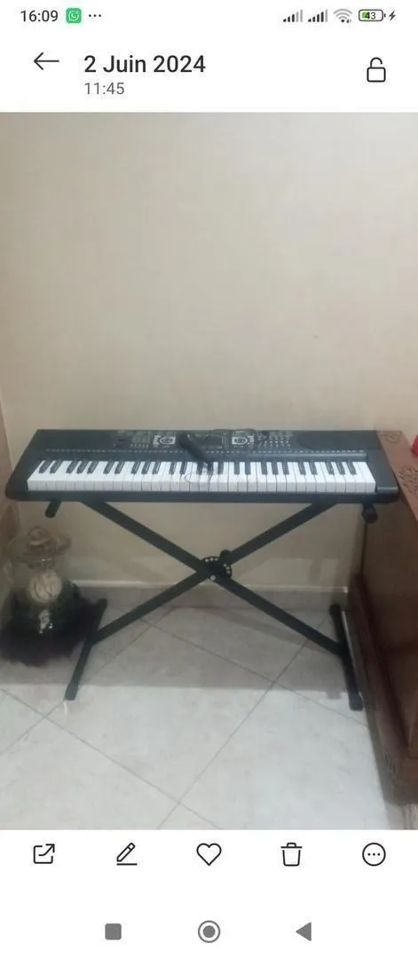 Piano avec support