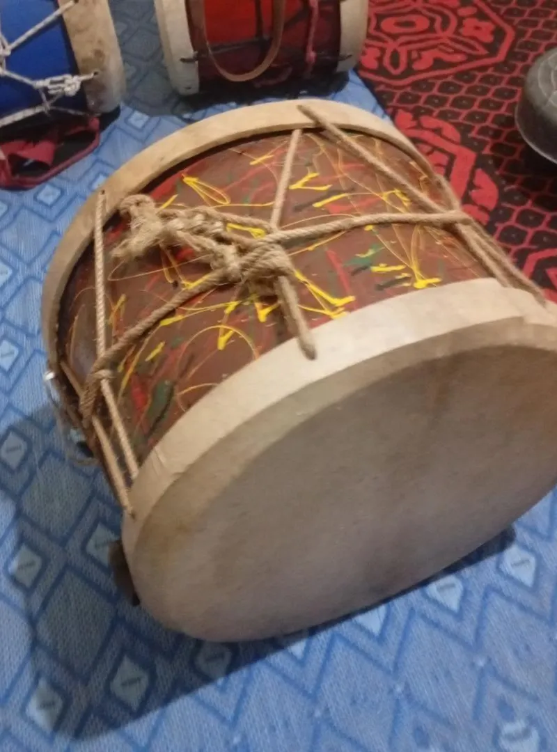 2 Tambours/Tbl de Ismgan et Gnawa, encore neufs
