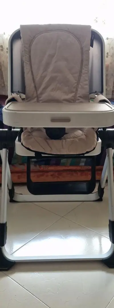 Chaise haute pour bébé