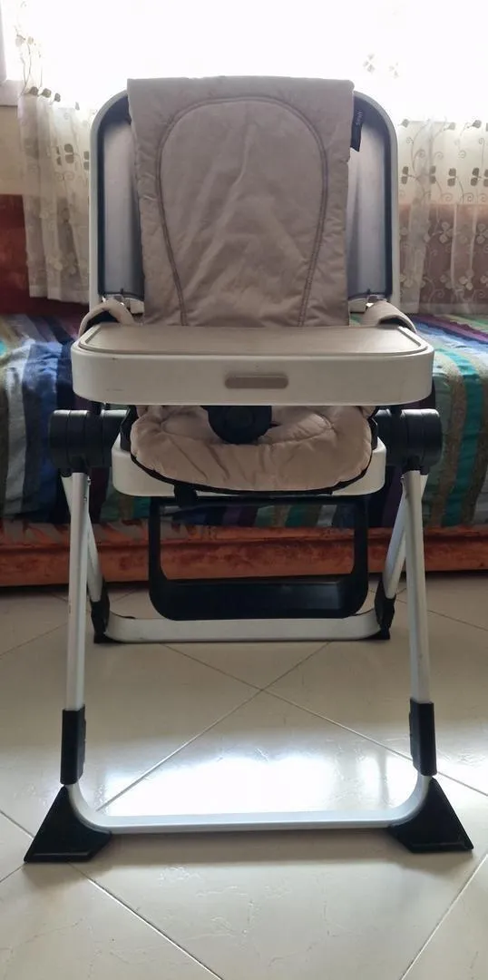 Chaise haute pour bébé