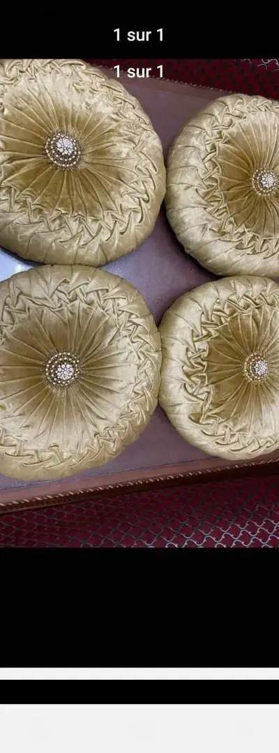 4 coussins dorés
