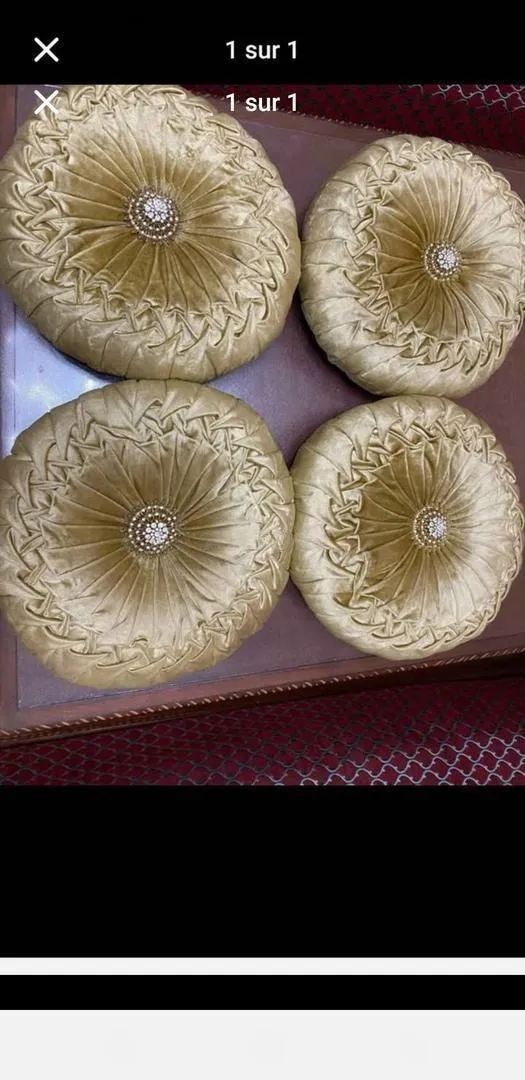 4 coussins dorés