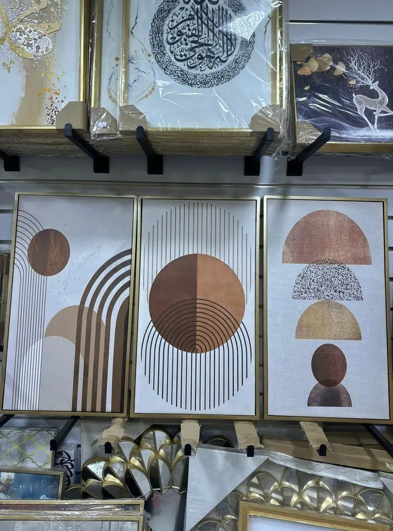 Promo 3 tableaux avec cadre en bois doré
