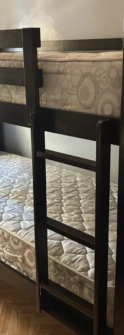 2 Lits avec sommiers et matelas KITEA