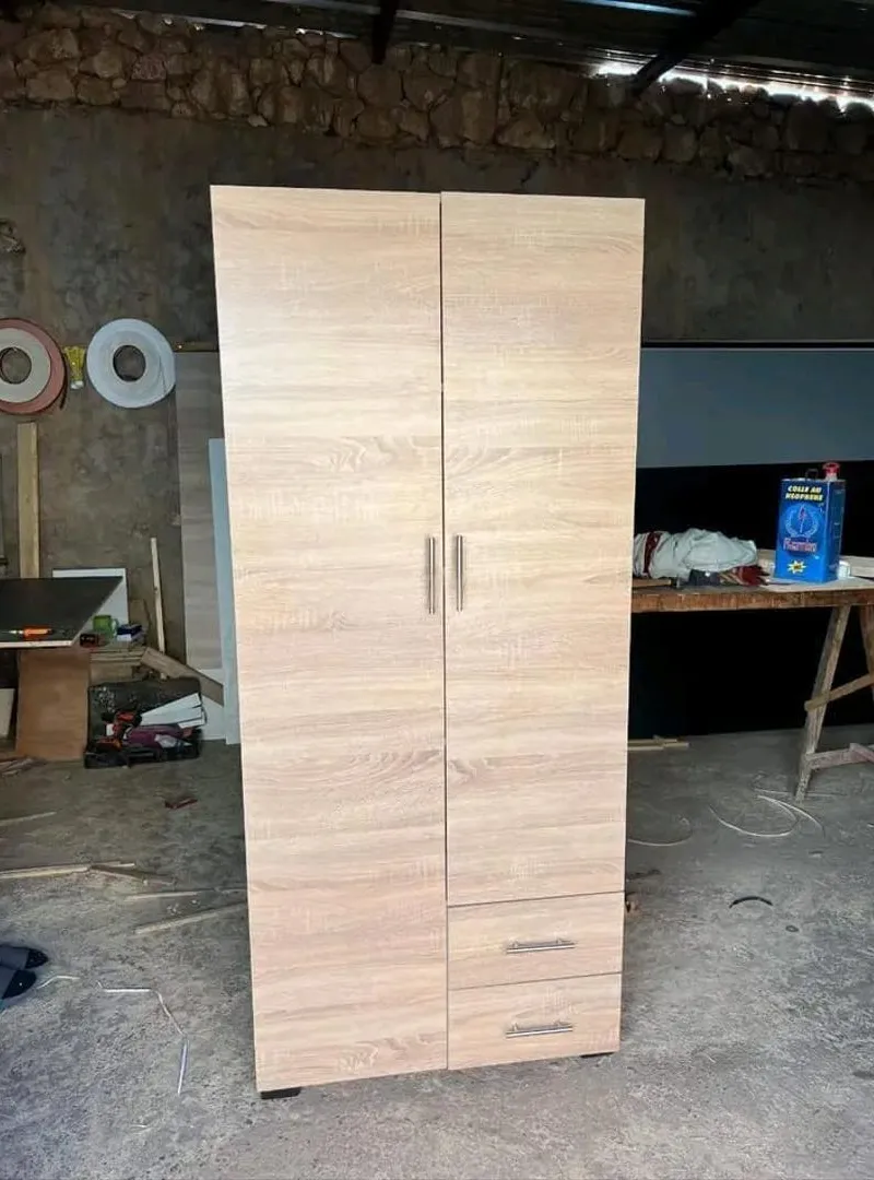 Armoire à vêtements 2 portes