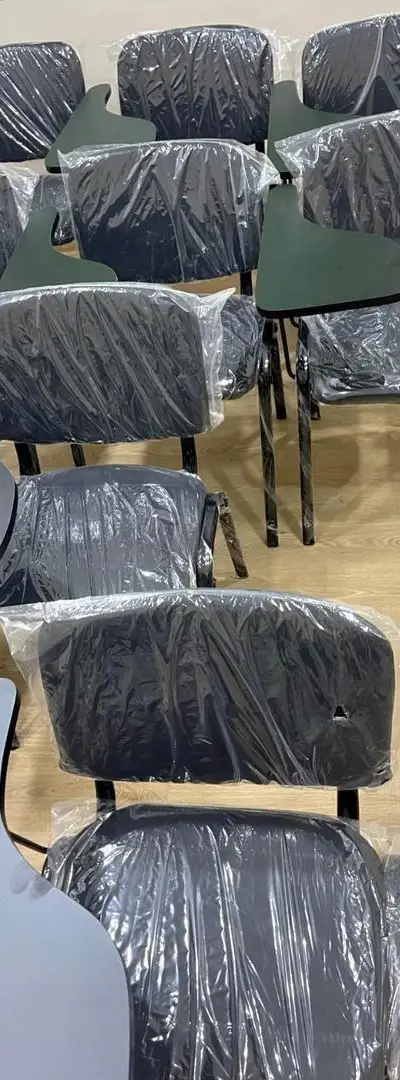Chaise ISO avec écritoire