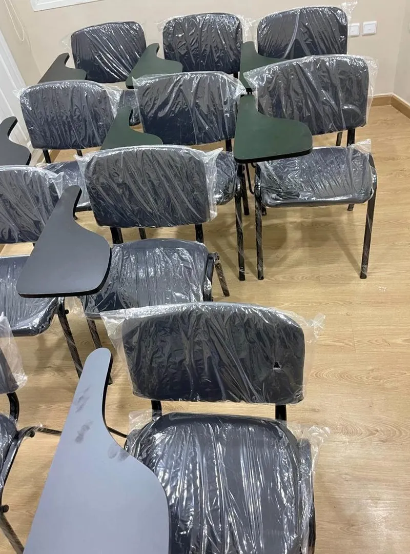 Chaise ISO avec écritoire