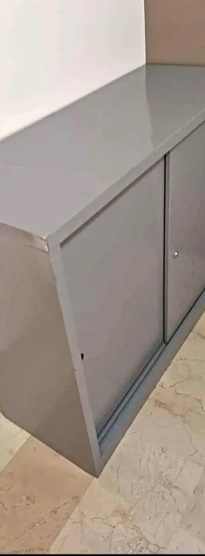 ARMOIRE Basse métallique