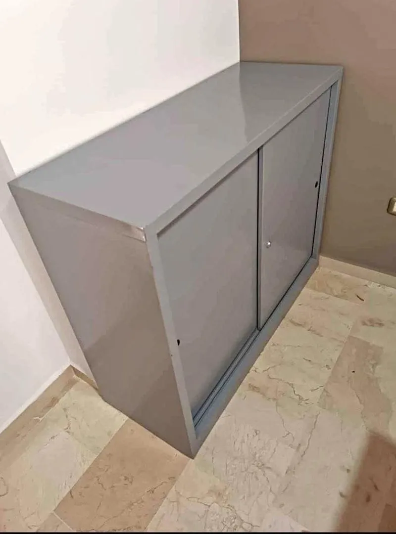 ARMOIRE Basse métallique
