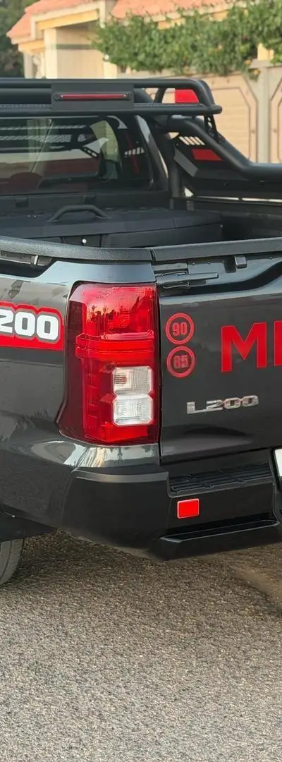 MITSUBISHI L200 SÉRIE SPÉCIAL ENCORE WW