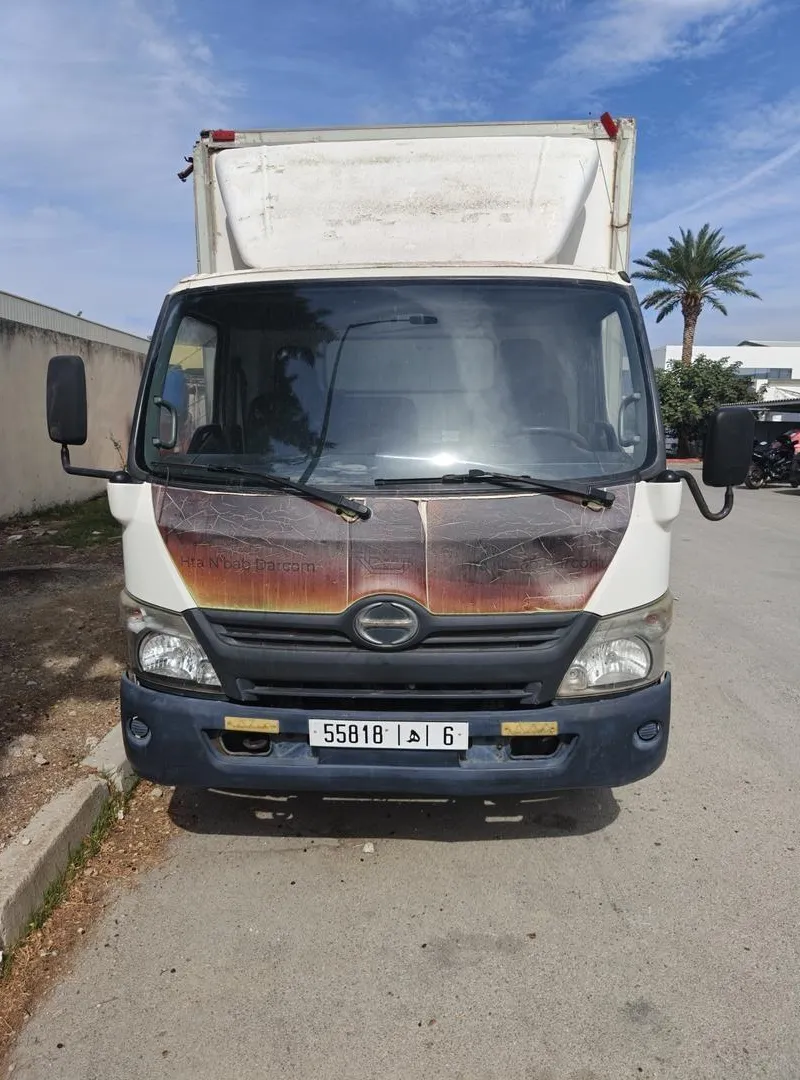 Hino fourgon