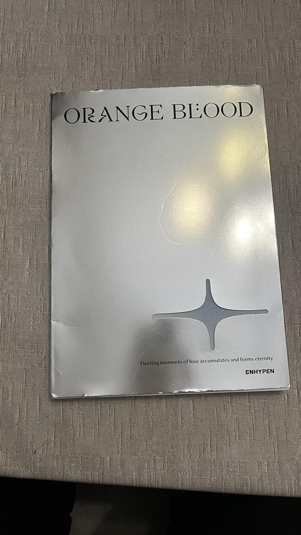 Album ORANGE BLOOD ENHYPEN
