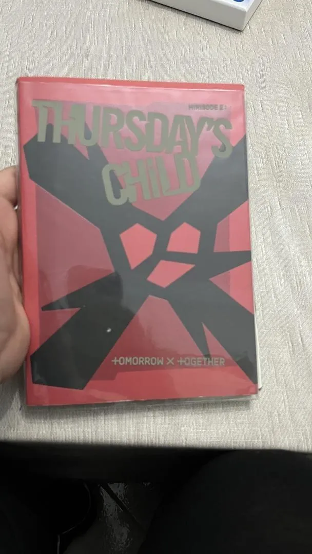 Album TXT Thursday’s child