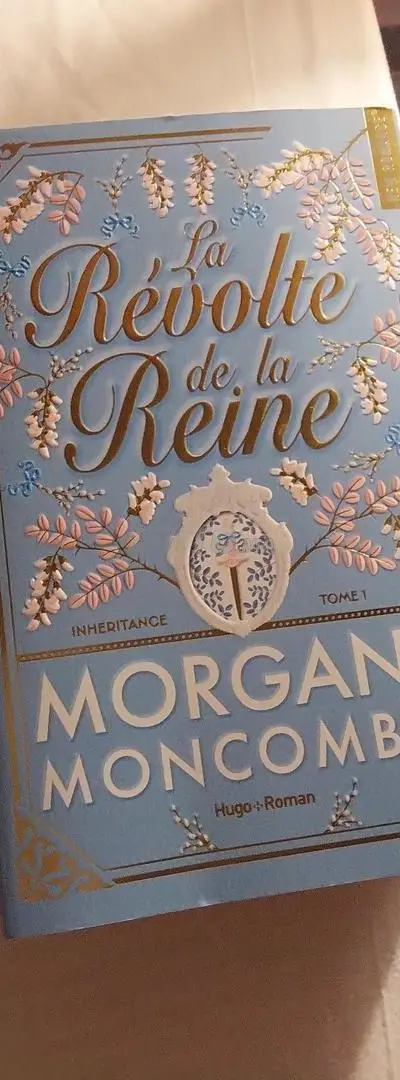LA REVOLTE DE LA REINE EXEMPLAIRE DÉDICACÉ