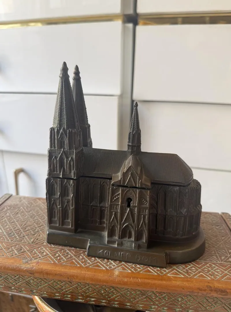 Boîte à bijoux en cuivre de style cathédrale