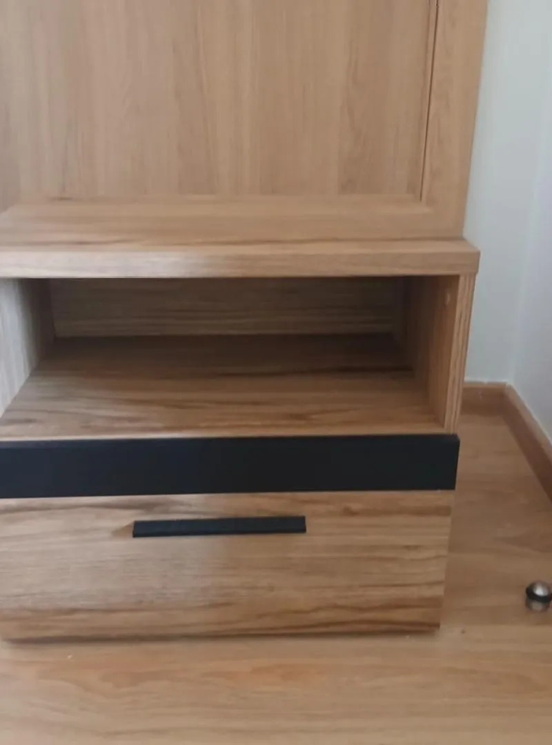 2 tables de chevet / 500 chacune