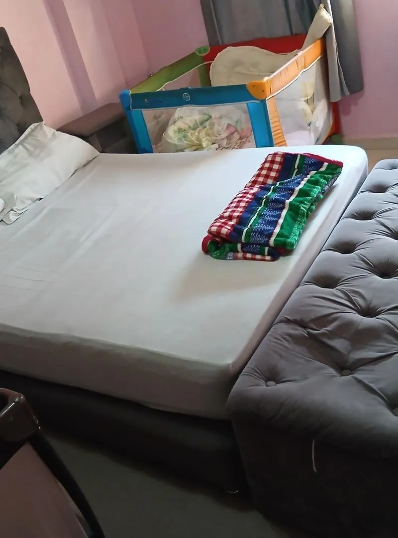 Chambre à coucher en bon état