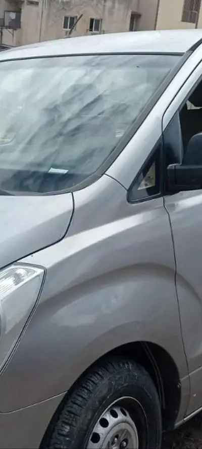 HYUNDAI H1 À VENDRE BON ÉTAT KILOMÉTRAGE 33.000