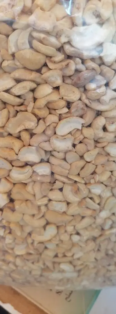 Anacardes vertes concassées pour les amateurs de sensations fortes