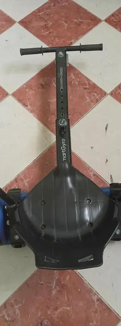Hoverboard avec siège et chargeur