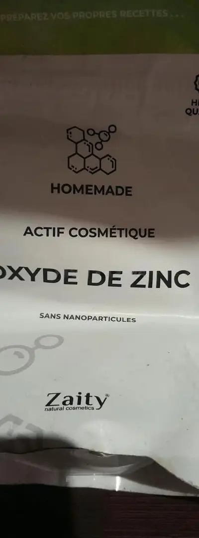 Cosmétiques naturels HE, oxyde de zinc, charbon
