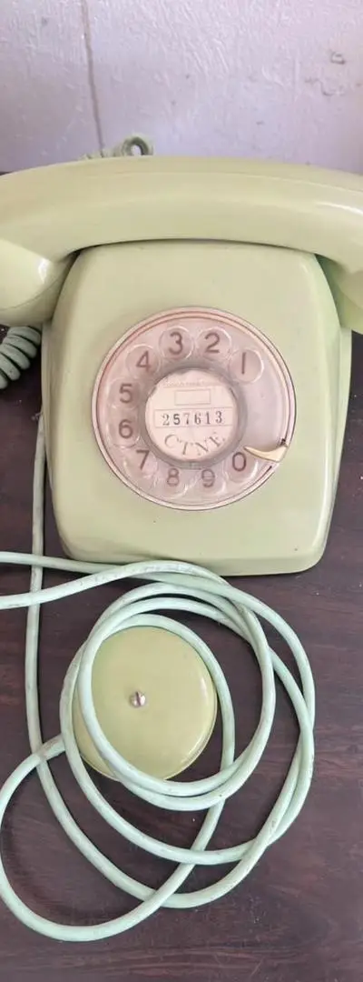Téléphone ancien 1930 📞📺 (Pièce d'antiquité)