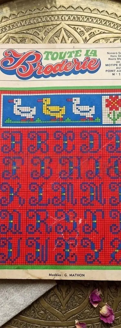 Livre de broderie française original à vendre