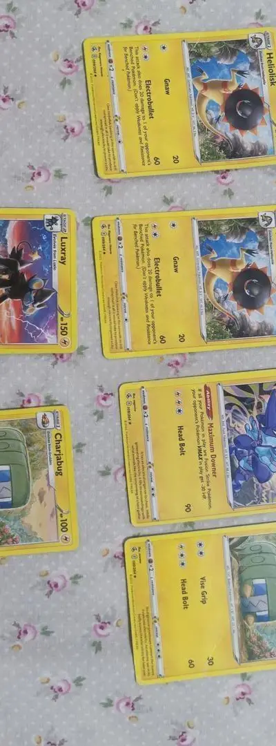 Vends lot de 5 cartes Pokémon en excellent état