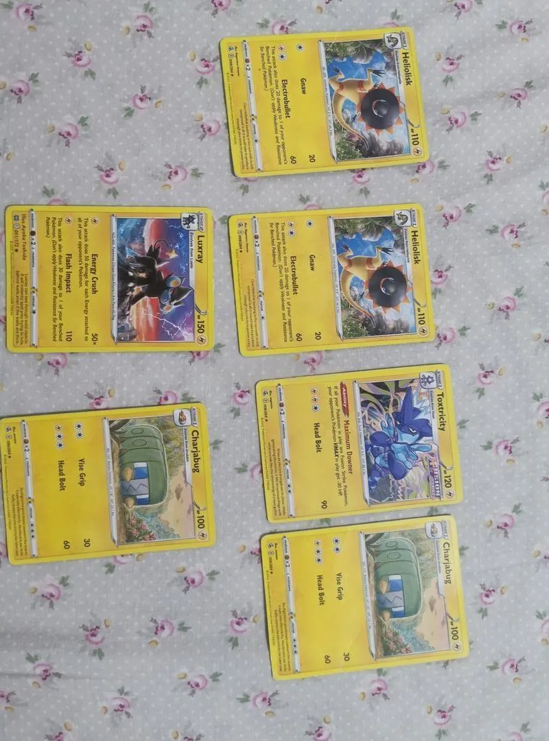Vends lot de 5 cartes Pokémon en excellent état