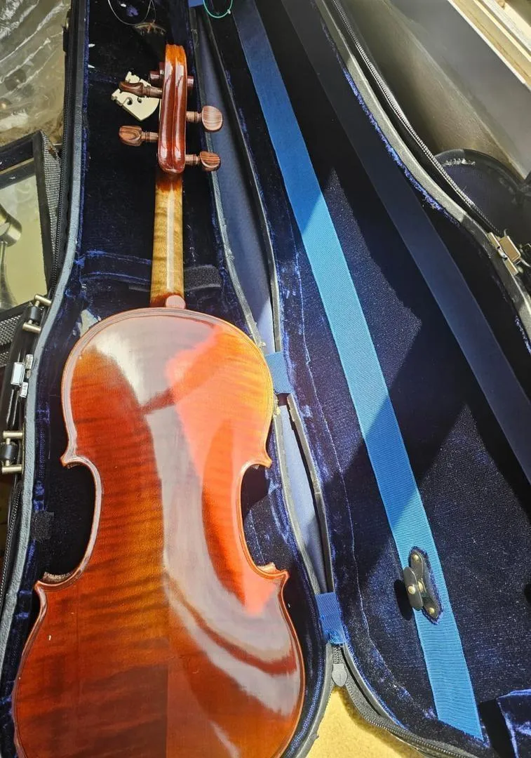 Violon italien 4/4 avec étui et archet vide