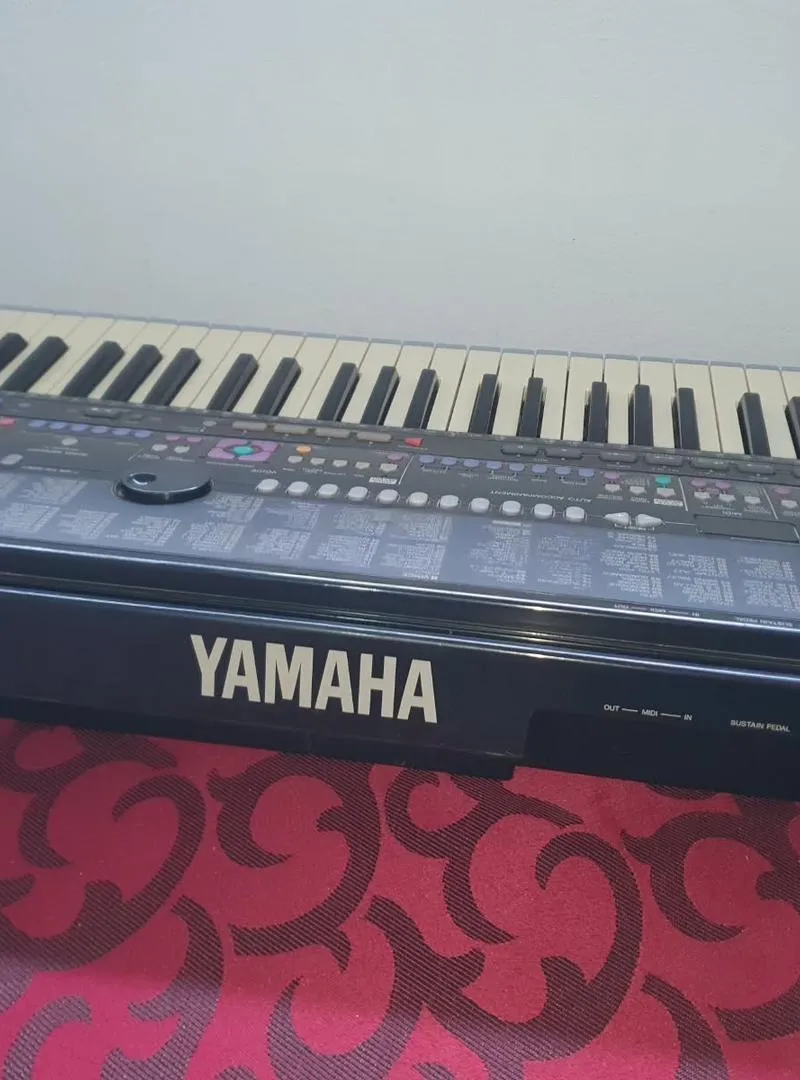 Yamaha psr-510 propre et fonctionne bien, beau son, bienvenue