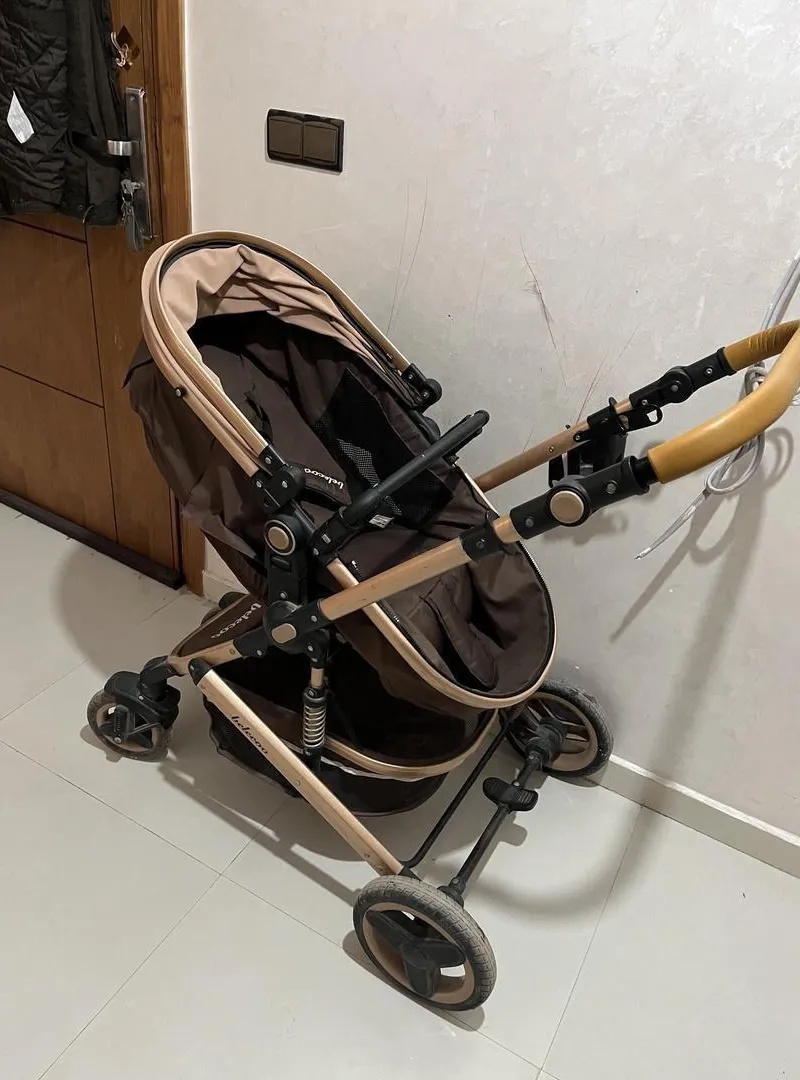 Poussette bébé Beloco 3 en 1, très bon état propre