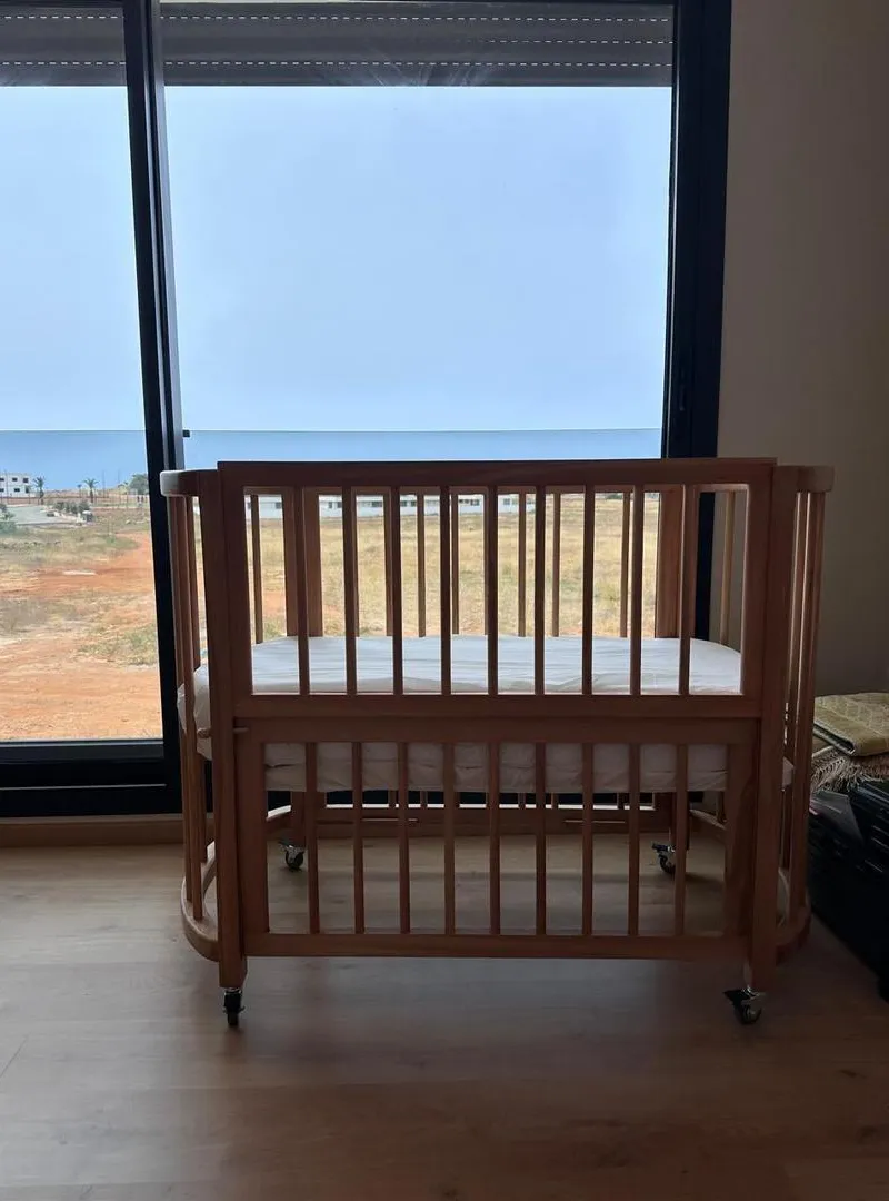 Berceau- Lit bébé bois massif 0 à 4 ans - neuf