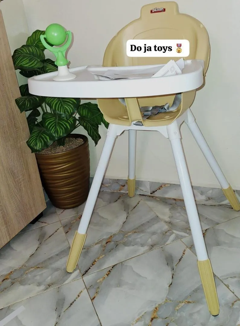 Chaise haute pour bébé