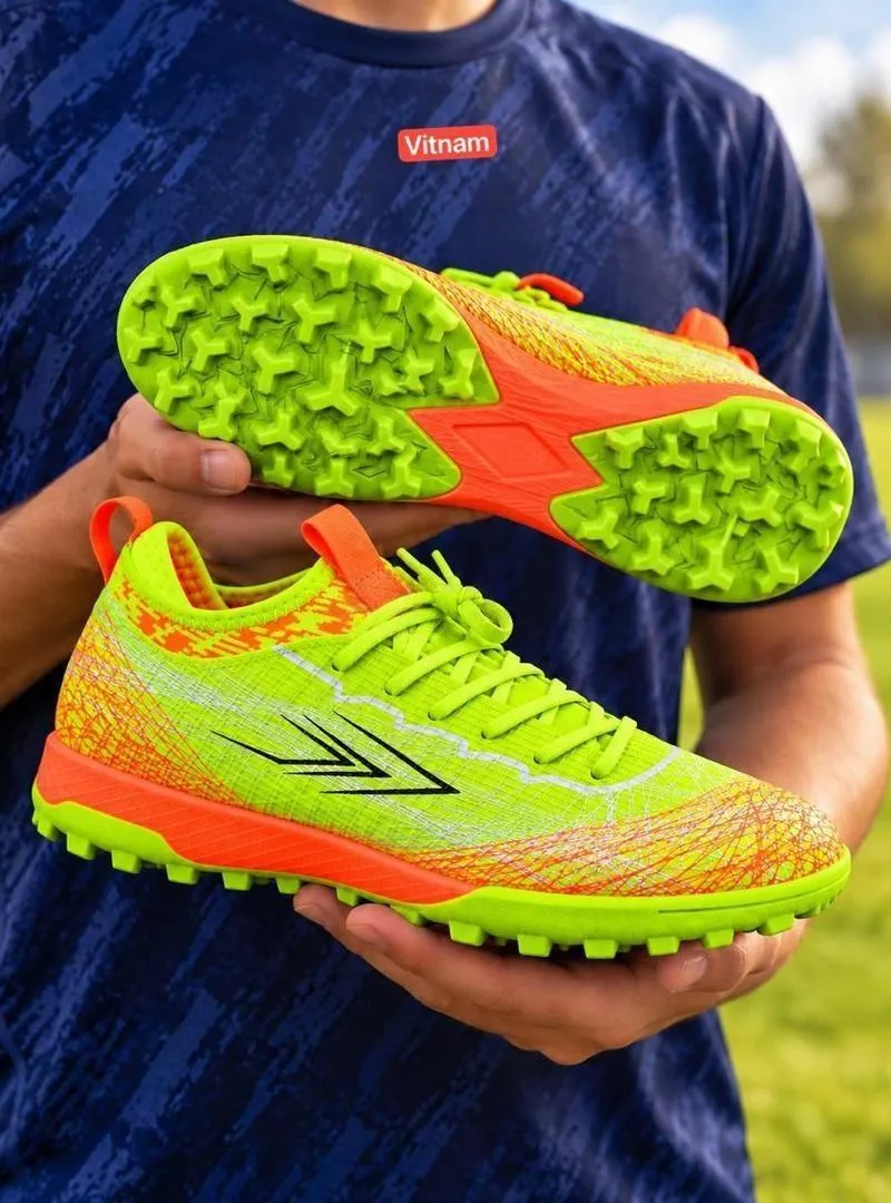 Chaussures de sport magnifiques... confortables pour jouer ⚽⚽⚽