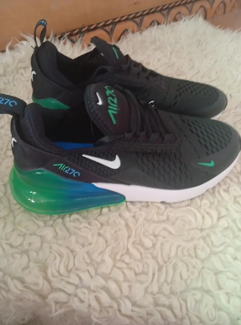 Chaussures de sport NIKE taille 38