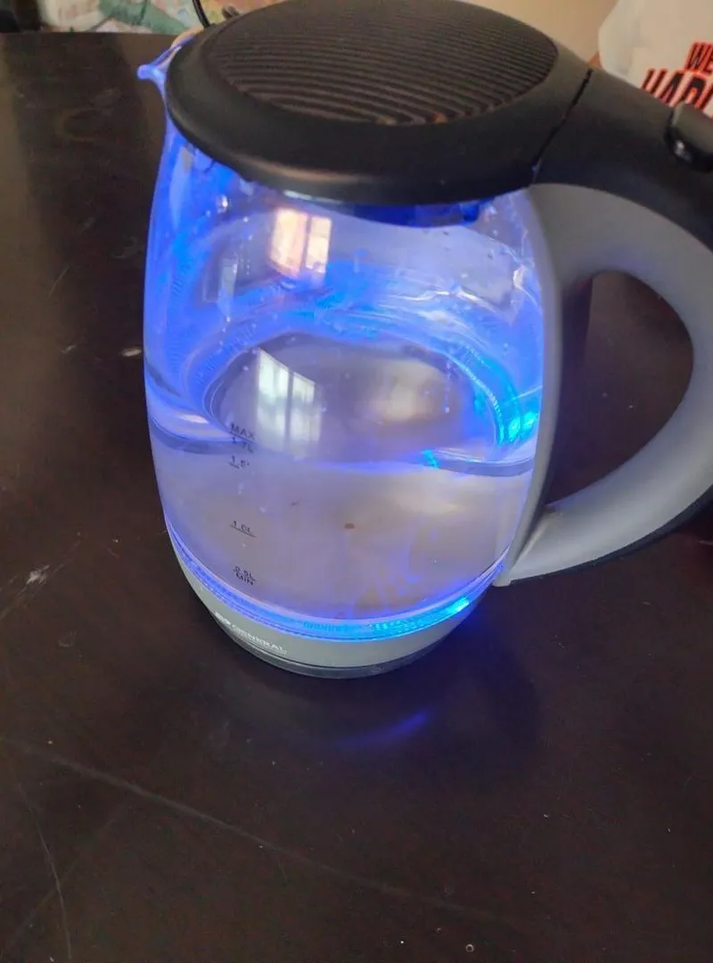 Chauffe-eau électrique en excellent état.