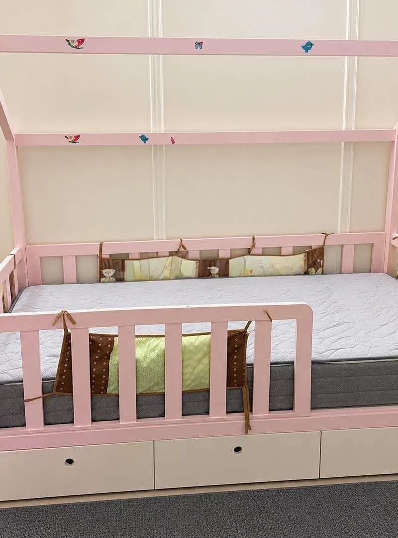 Lit cabane enfant matelas Doremi neuf