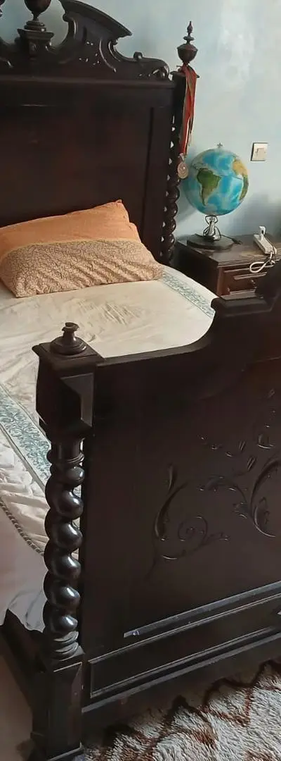 Lit antique