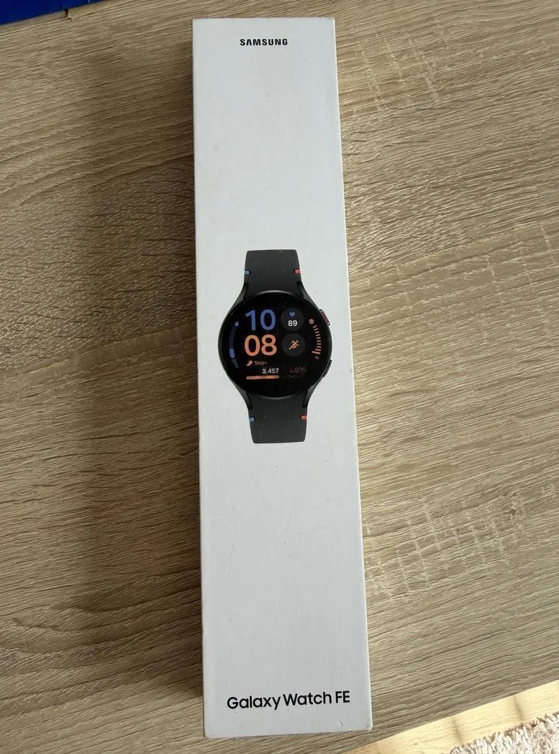 Samsung Galaxy Watch FE jamais ouverte