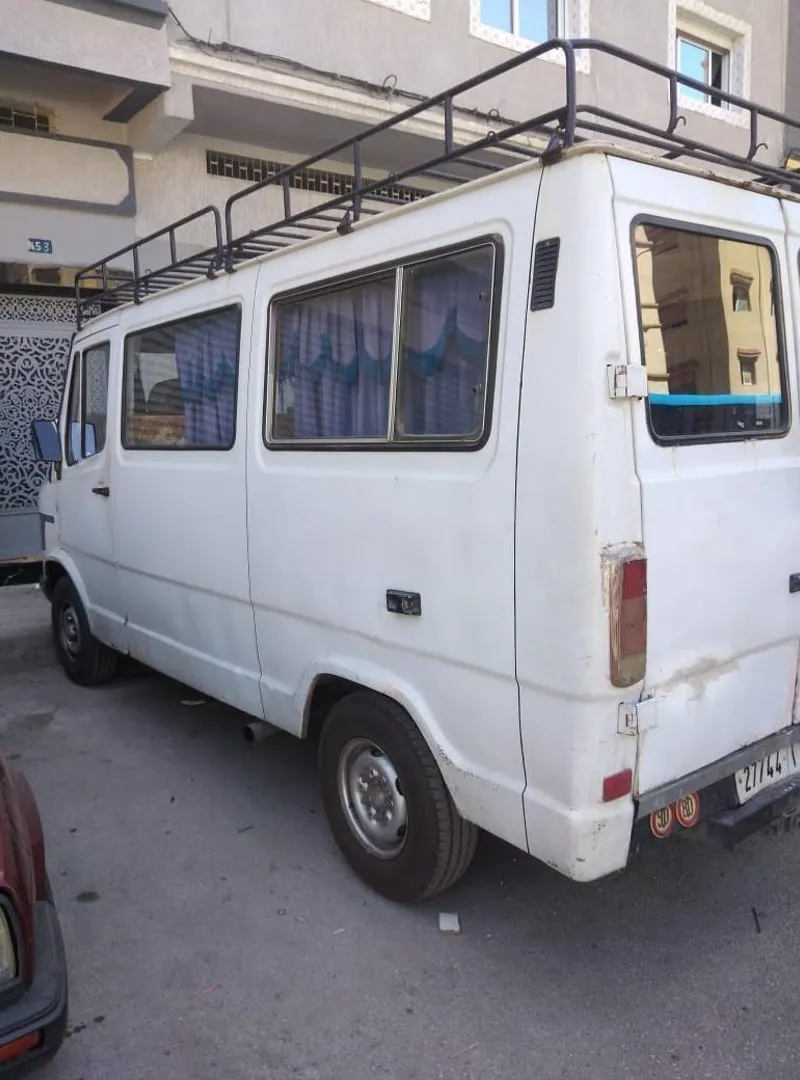 Mercedes-Benz 310 D – Diesel – Fourgonnette